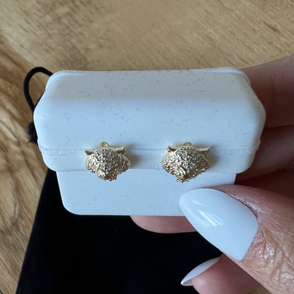 Moissanite Tiger Head Earrings .28 CTW, VVS D Color – 925 Silver, gold plated - Picture 3 of 7